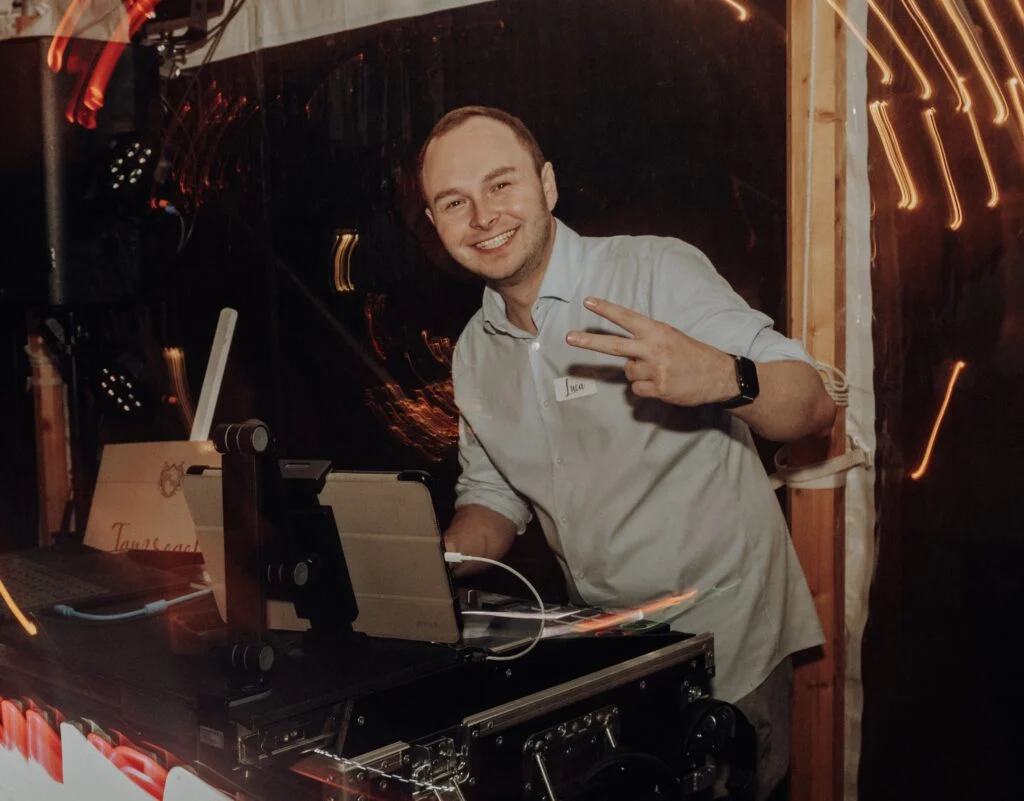 DJ buchen | Luca Heinken – DJ, Moderator & Entertainer – IMG 9834 scaled