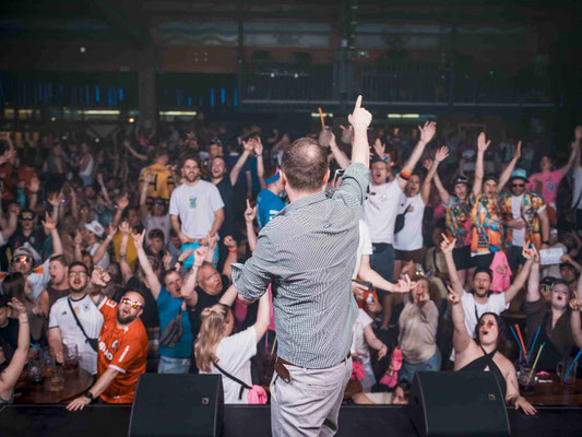 DJ buchen | Luca Heinken – DJ, Moderator & Entertainer – dj luca heinken sorgt fuer stimmung auf einer veranstaltung